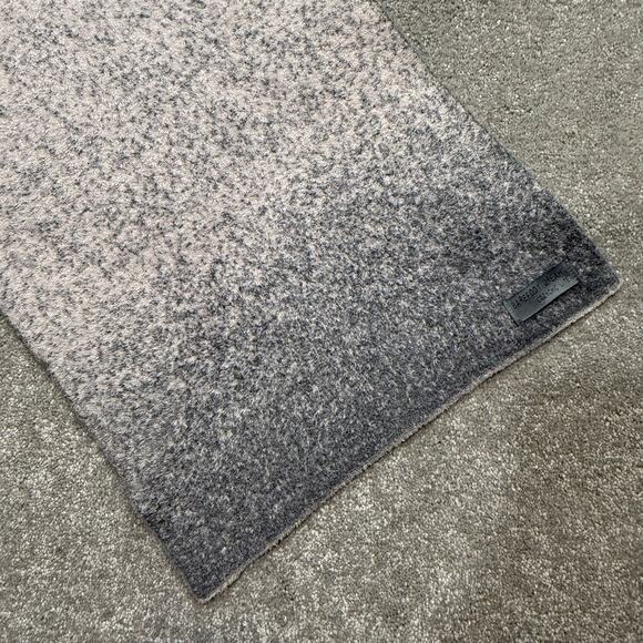 Barefoot Dreams NWT Cozy Chic Lite Confetti Scarf Smokey Green Gray Reversible - Picture 10 of 15